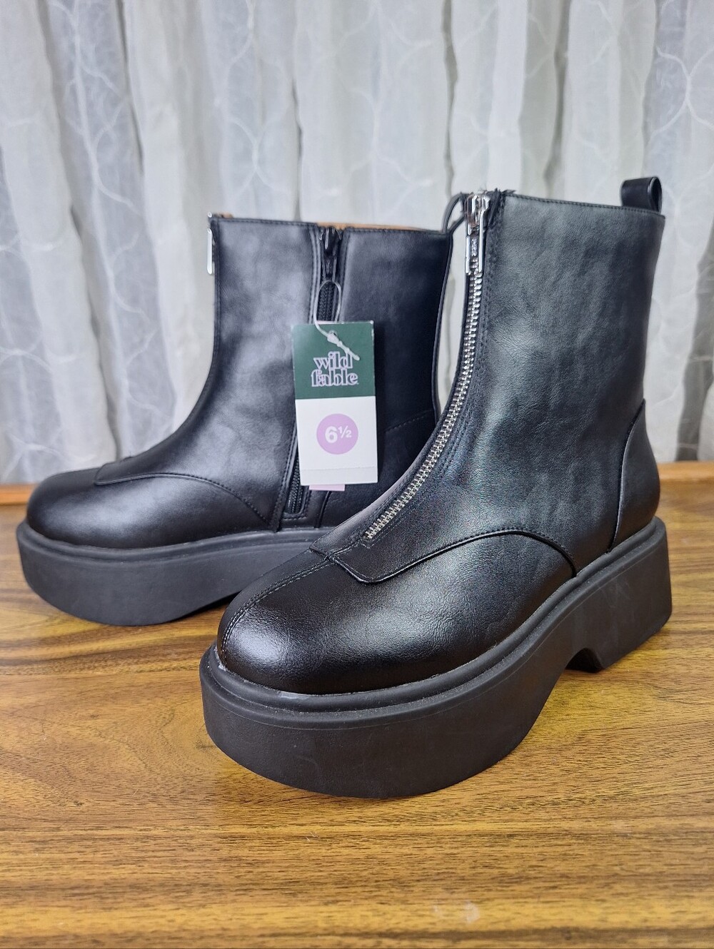 Wild Fable Black Memory Foam Platform Ankle Platform Lug Sole Combat Boots 6.5